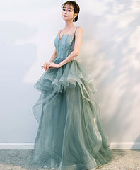 Elegant Green Tulle Lace Prom Gown with Built-In Bra, A-Line Silhouette