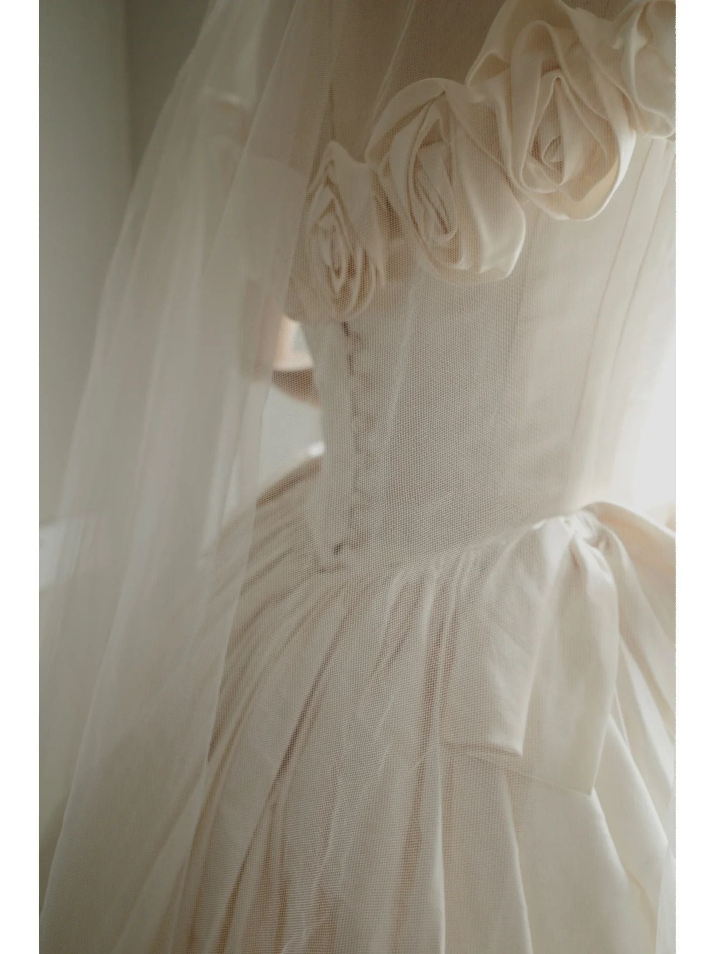 Ball Gown Vintage Style Rose Flowers Silk Wedding Dress - DollyGown