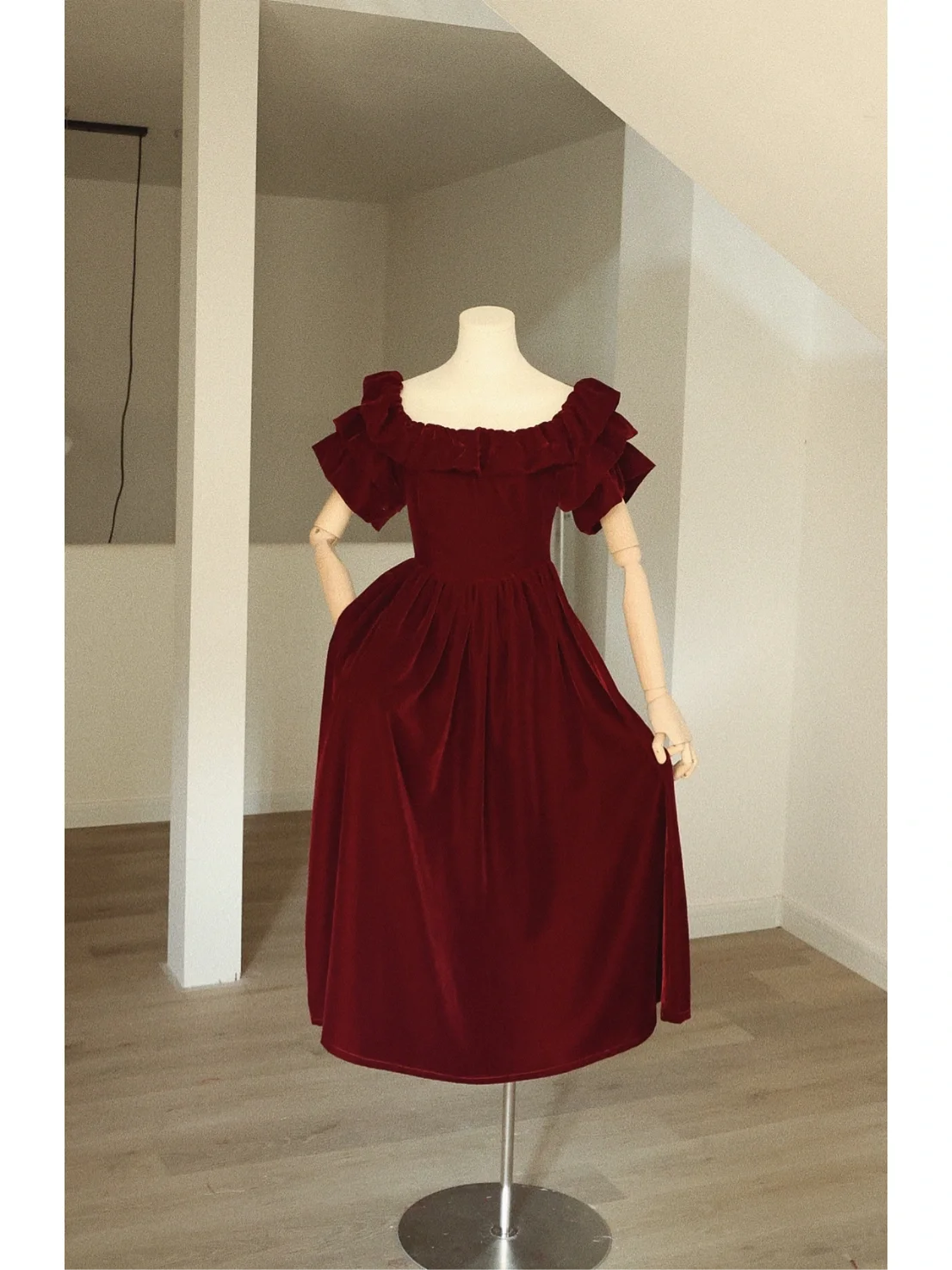 Burgundy Velvet Round Neck Vintage Dress - DollyGown