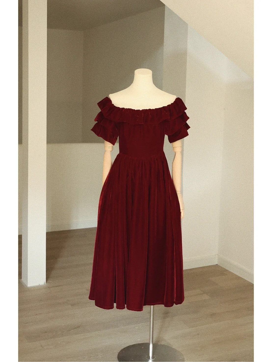 Burgundy Velvet Round Neck Vintage Dress - DollyGown