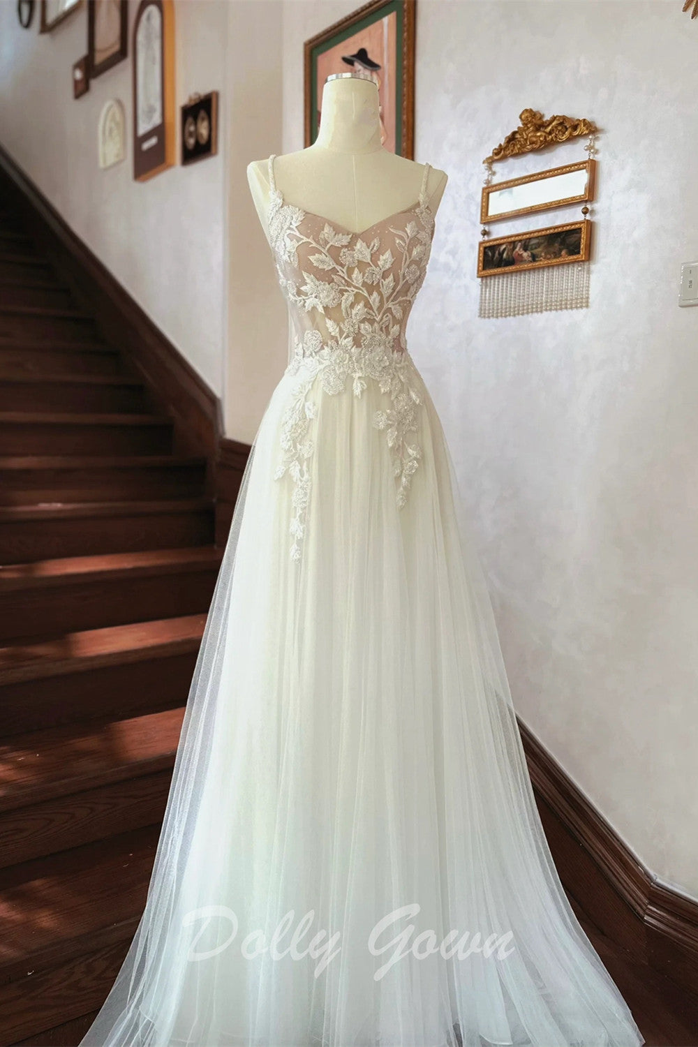 Casual A-line Tulle Lace Top Spaghetti Strap Beach Wedding Dress - DollyGown