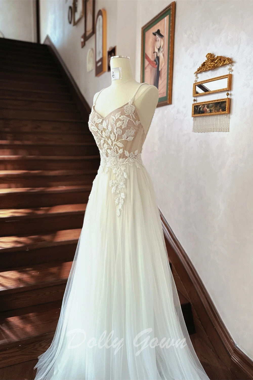 Casual A-line Tulle Lace Top Spaghetti Strap Beach Wedding Dress - DollyGown