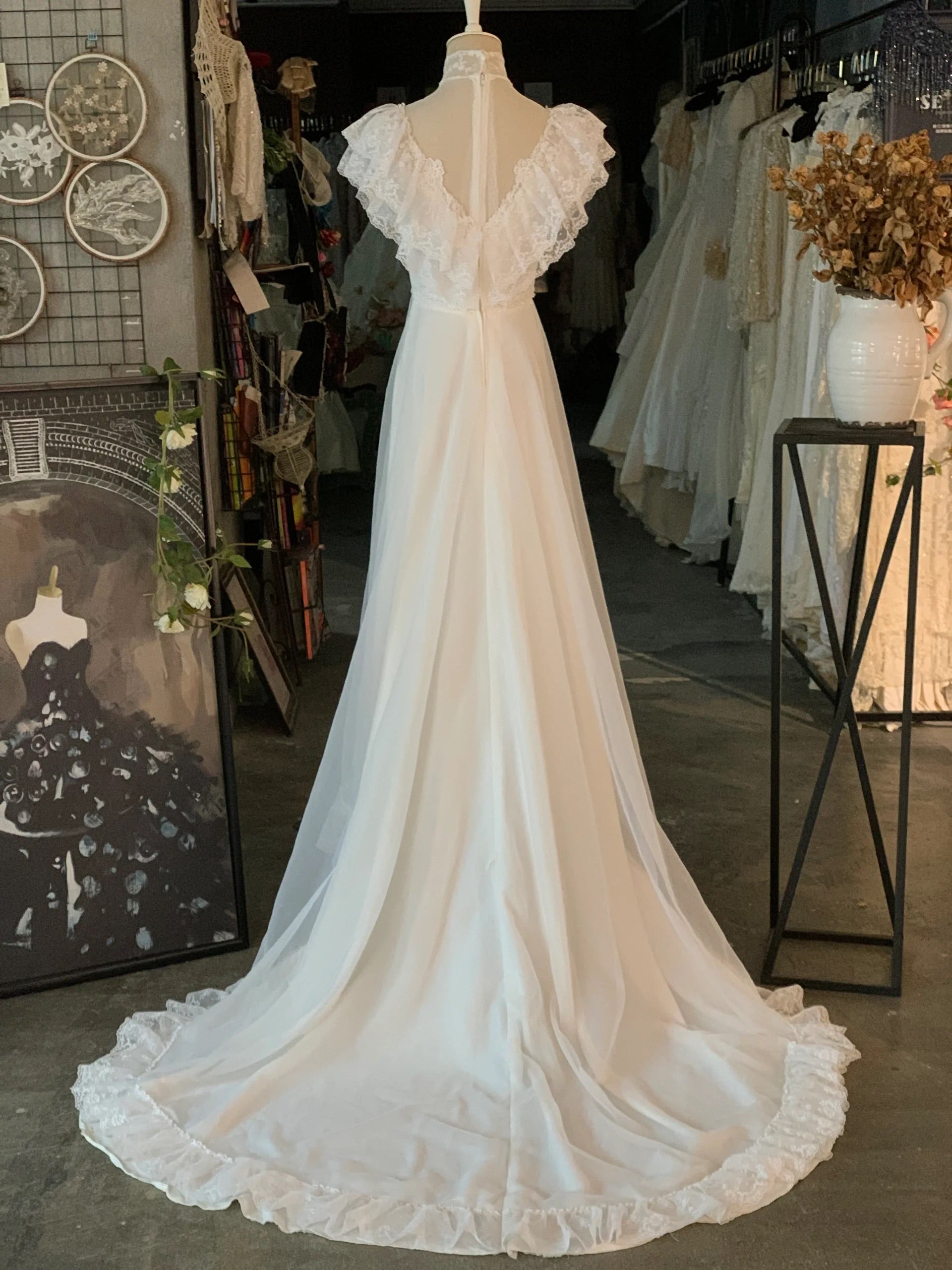 Chiffon Lace Vintage Wedding Dress with Long Sleeves Chiffon Lace Vintage Wedding Dress with Long Sleeves