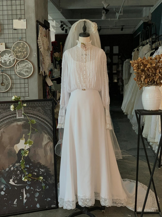 Chiffon Modest Vintage Wedding Dress with Long Sleeves - DollyGown