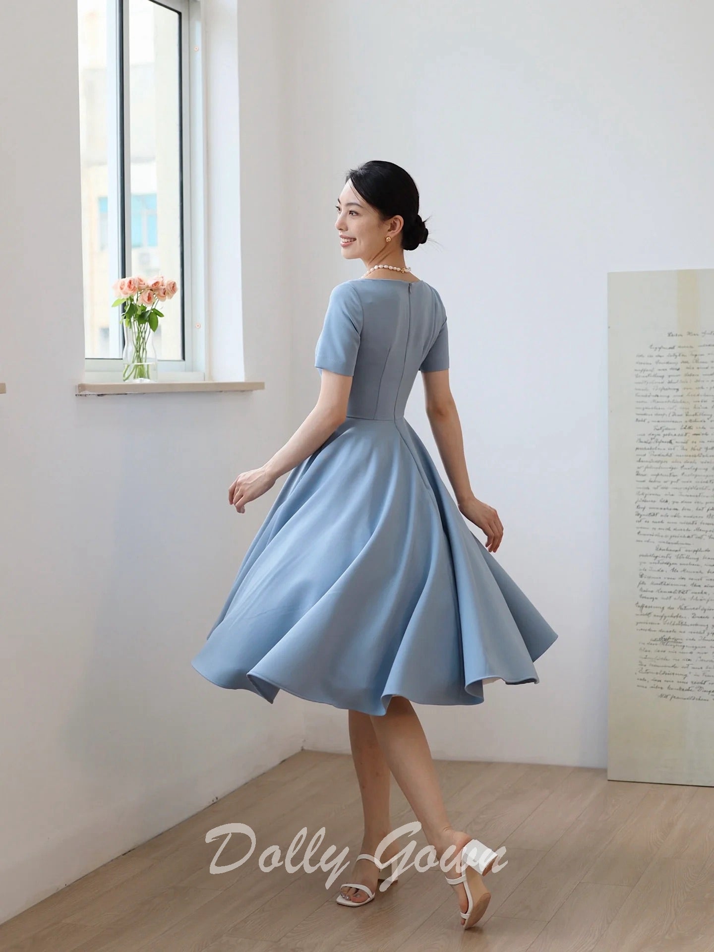 Vestido Corto Azul Claro Estilo Vintage Años 1950 con Mangas Cortas