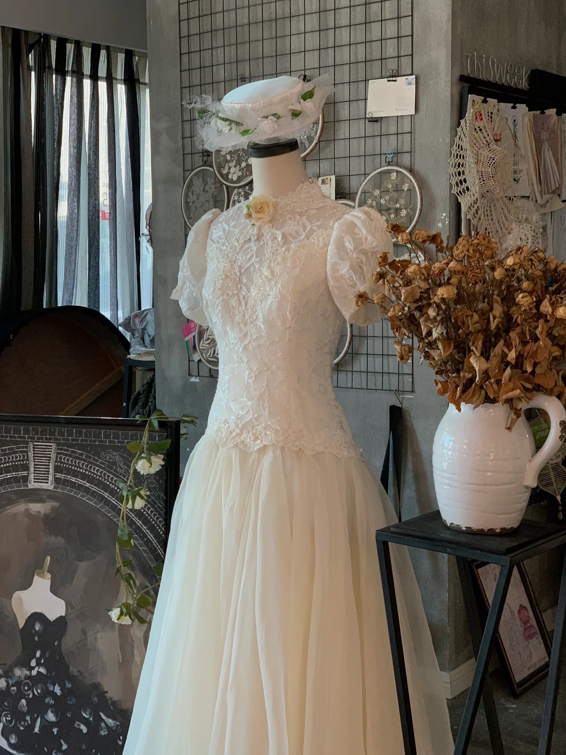 Low Waist High Neck Lace Top Vintage Wedding Dress - DollyGown