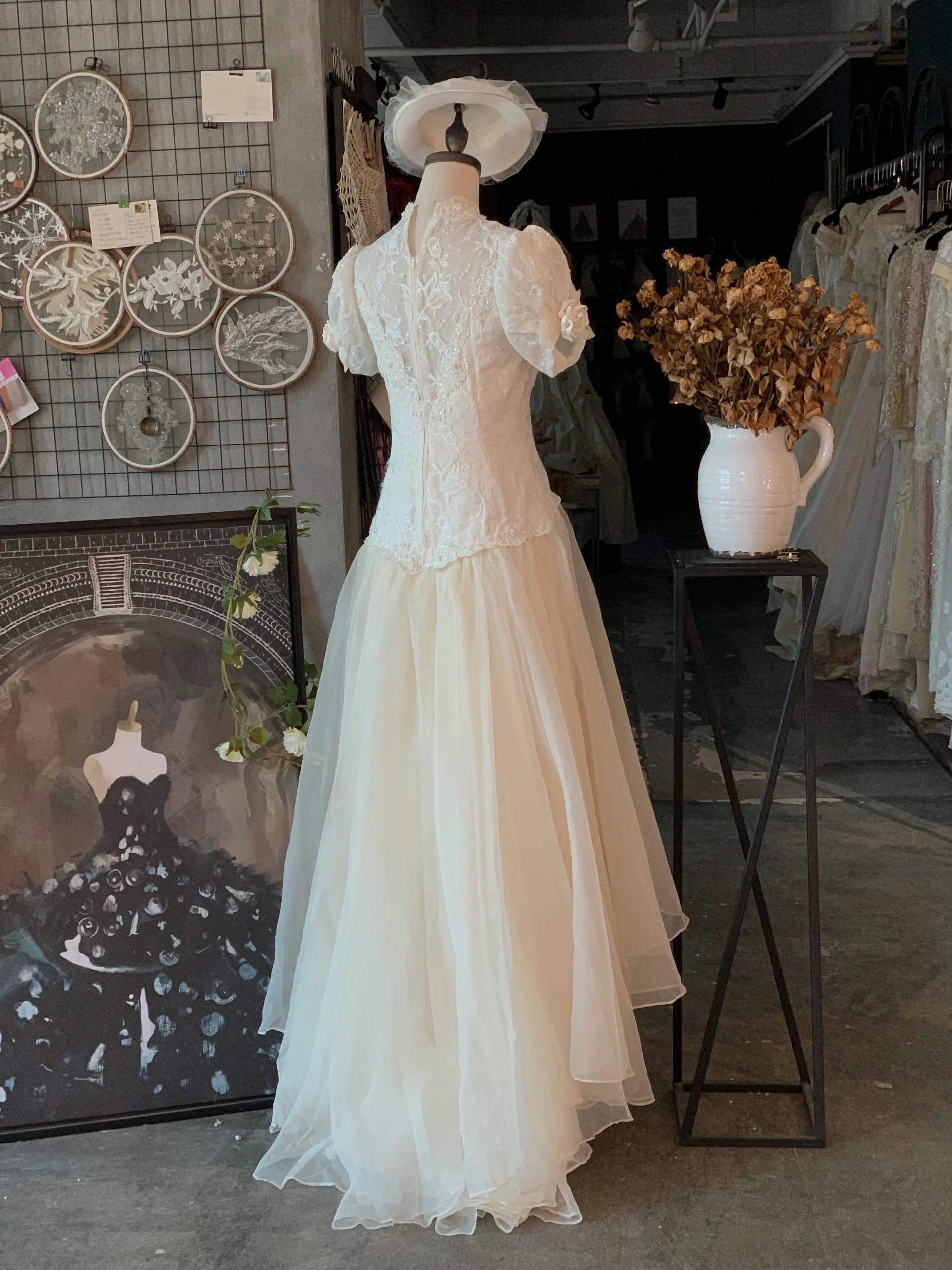 Low Waist High Neck Lace Top Vintage Wedding Dress - DollyGown