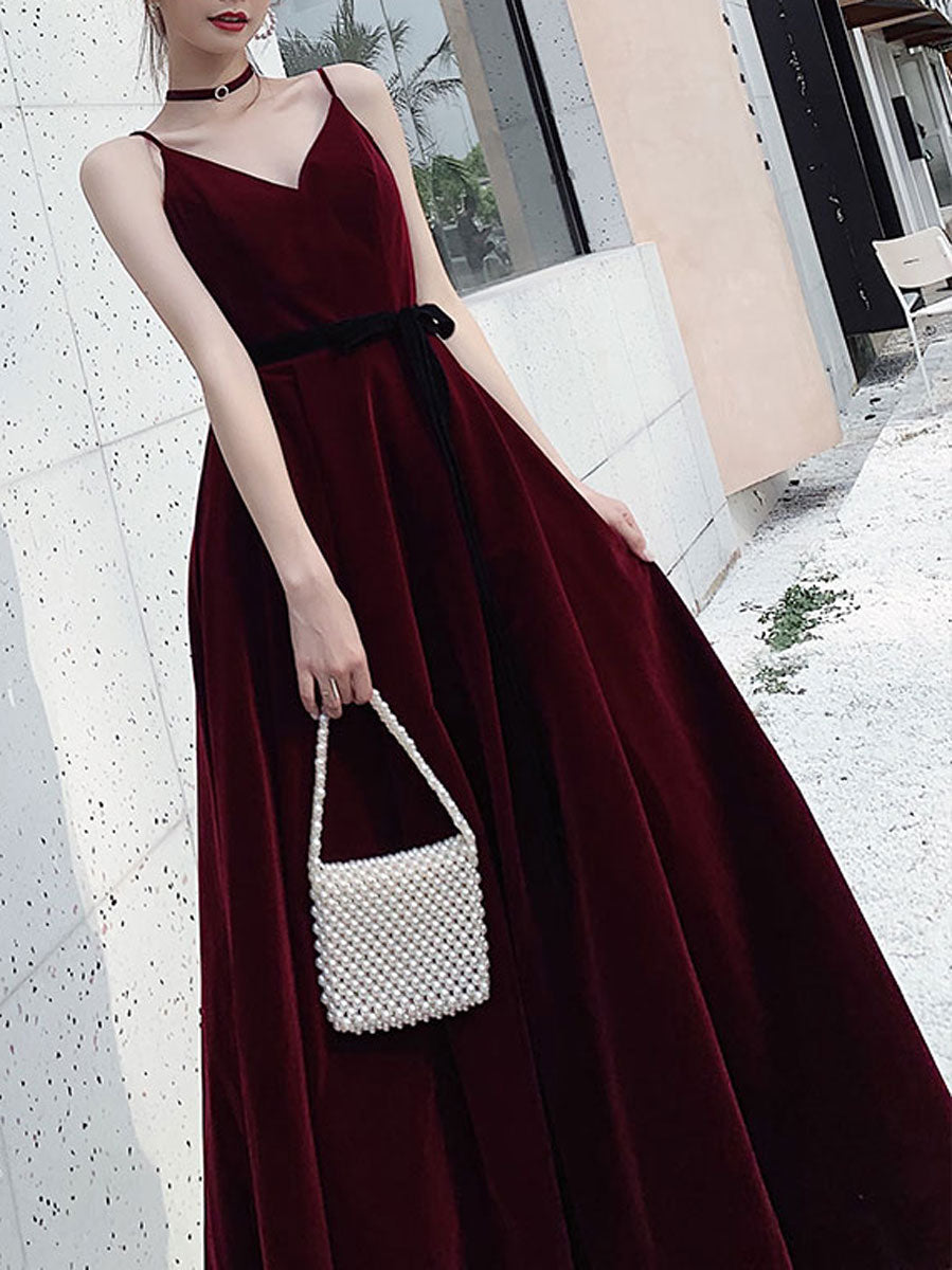 Elegant Burgundy Velvet V‑Neck Floor‑Length Prom Dress for Graduations and Evening Events