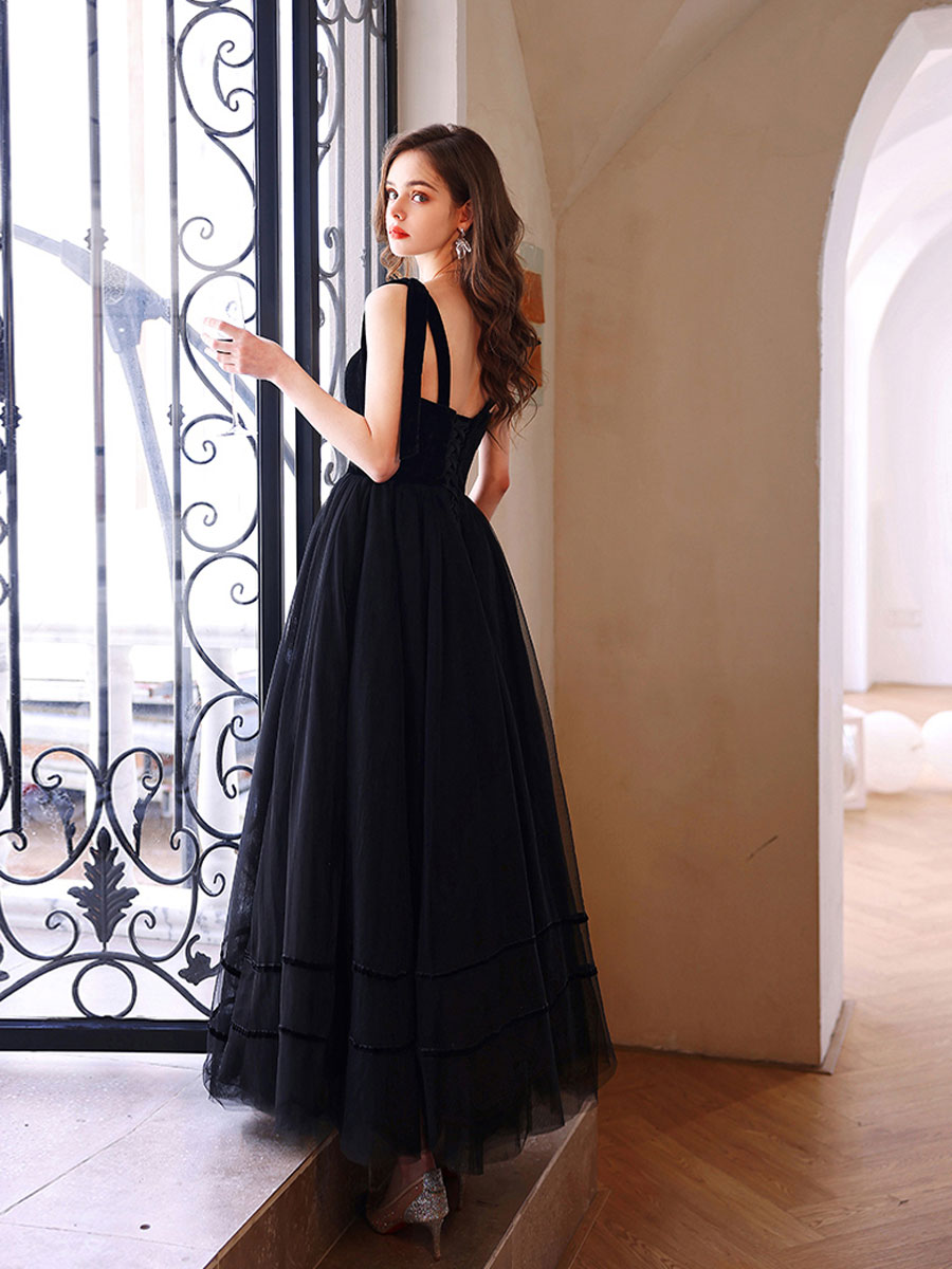 Elegant Black Sweetheart Tulle Floor-Length Prom Dress with Lace-Up Back