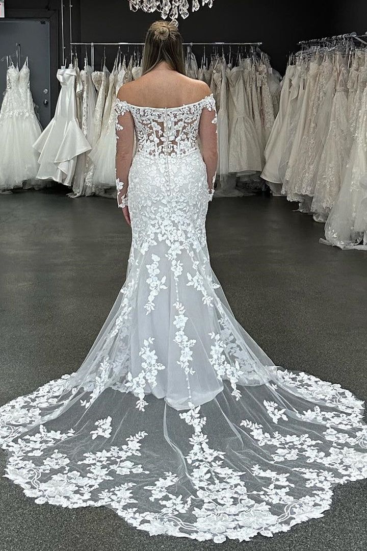 Plus Size Off Shoulder Long Sleeved Lace Wedding Dress Plus Size Off Shoulder Long Sleeved Lace Wedding Dress