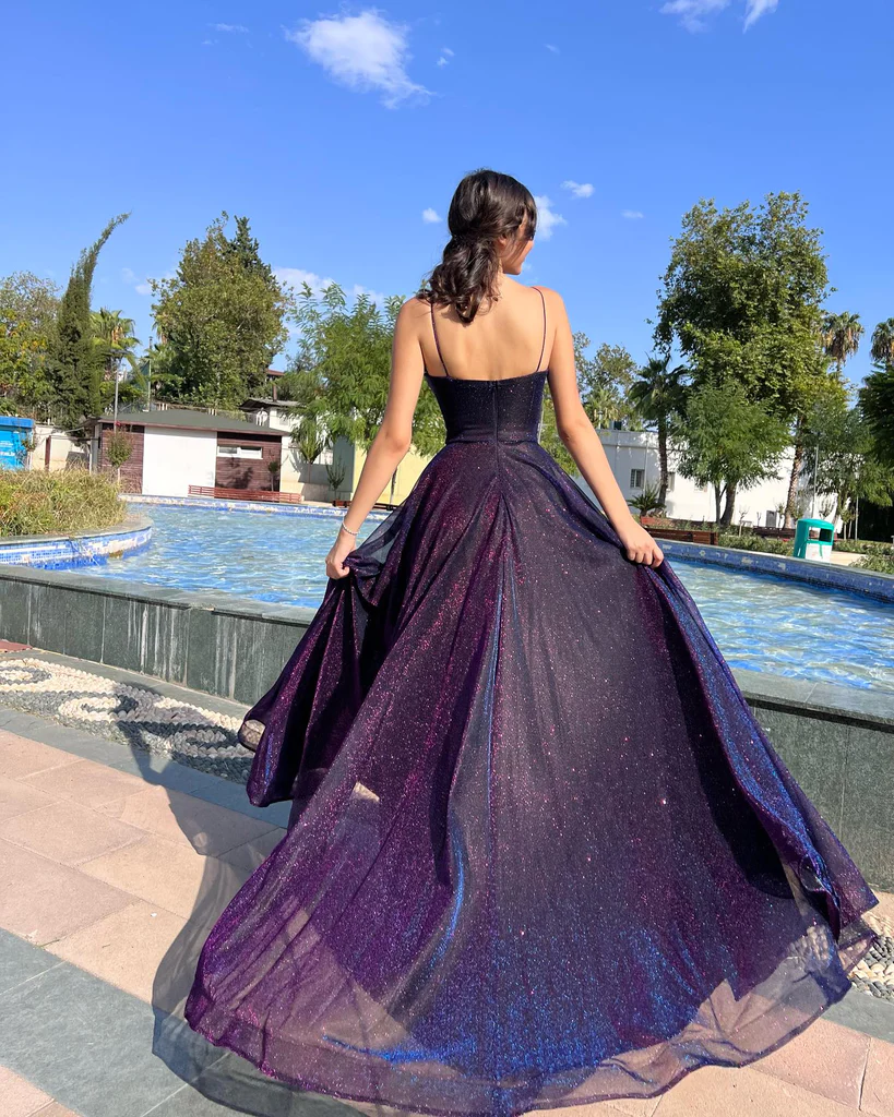 Elegant Tulle Long Prom Dresses with Spaghetti Straps Details