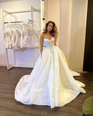 A-Line Wedding Dress Sweetheart Neckline Ivory Lace Bridal Gown FG5992