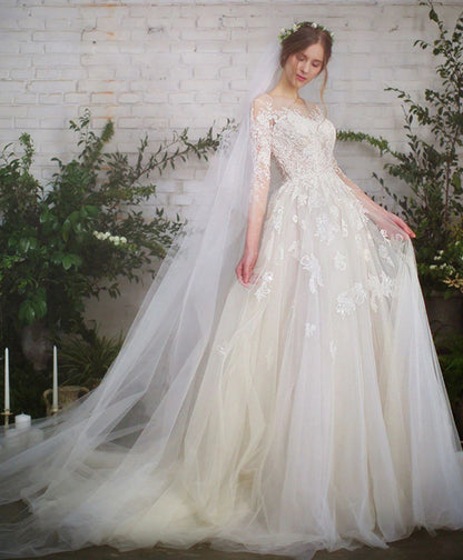 Romantic Long Sleeves Lace Tulle Wedding Dress - DollyGown