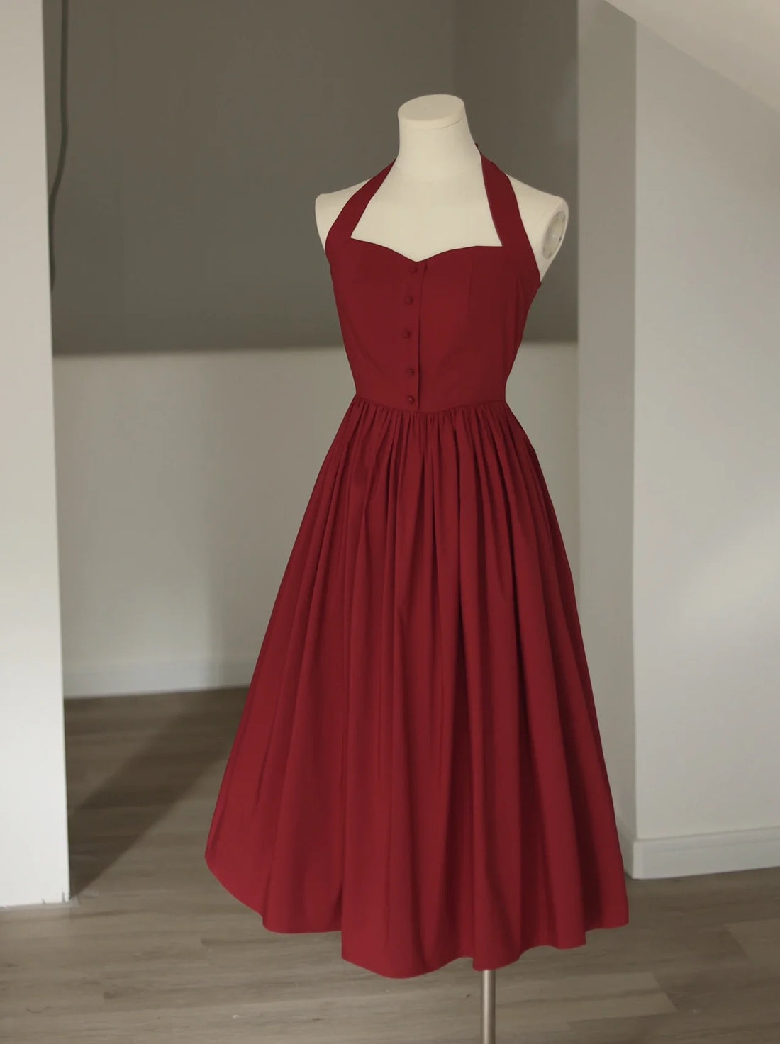 Vintage Burgundy Halter Neck 50s Swing Dress – Dolly Gown