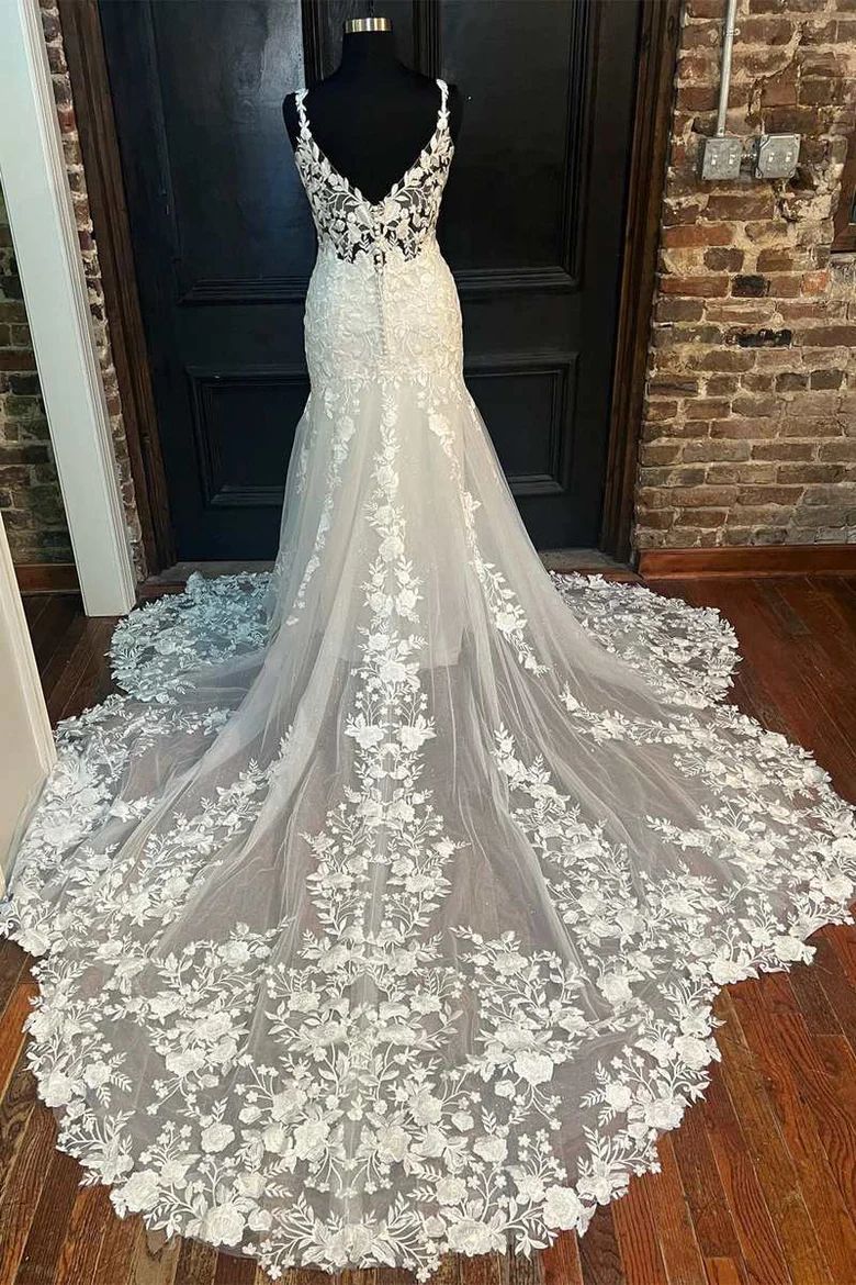 V neck Lace Appliques Plus Size Mermaid Wedding Dress for Curvy Brides V neck Lace Appliques Plus Size Mermaid Wedding Dress for Curvy Brides
