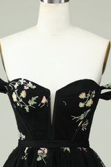 Elegant Black Off-the-Shoulder A-Line Homecoming Dress with Floral Accents