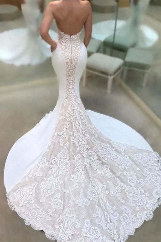 Sweetheart Mermaid Wedding Gown with Lace Appliques and Train