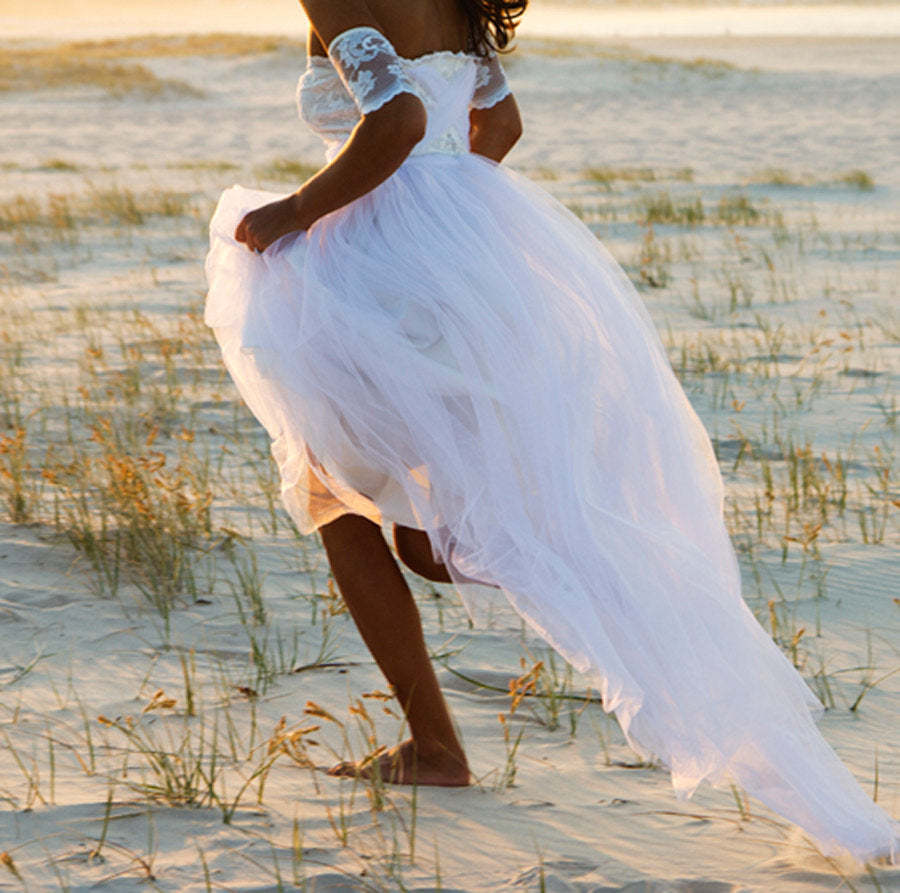 Off-Shoulder Tulle Lace Beach Wedding Dress with Train