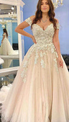 Elegant A-Line Wedding Dress with Lace Tulle and Spaghetti Straps