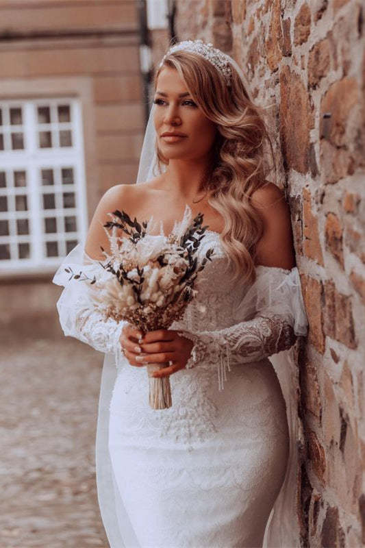 Sweetheart Mermaid Wedding Dress with Lace Bubble Sleeves and Train