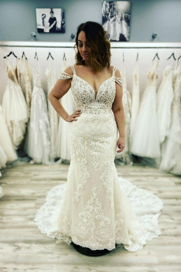 Elegant Mermaid Wedding Dress: Sweetheart, Spaghetti Straps, Lace Appliques