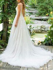Sleeveless Tulle Lace Bridal Beach Wedding Gown with Appliqué Skirt