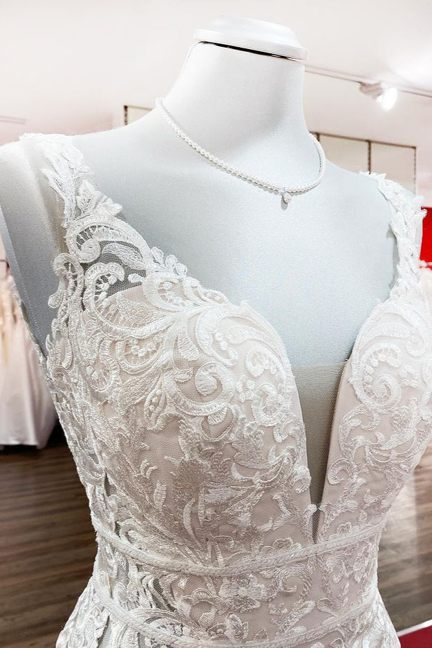 Elegant Sleeveless Backless Lace Tulle Mermaid Wedding Dress for Bridal Elegance