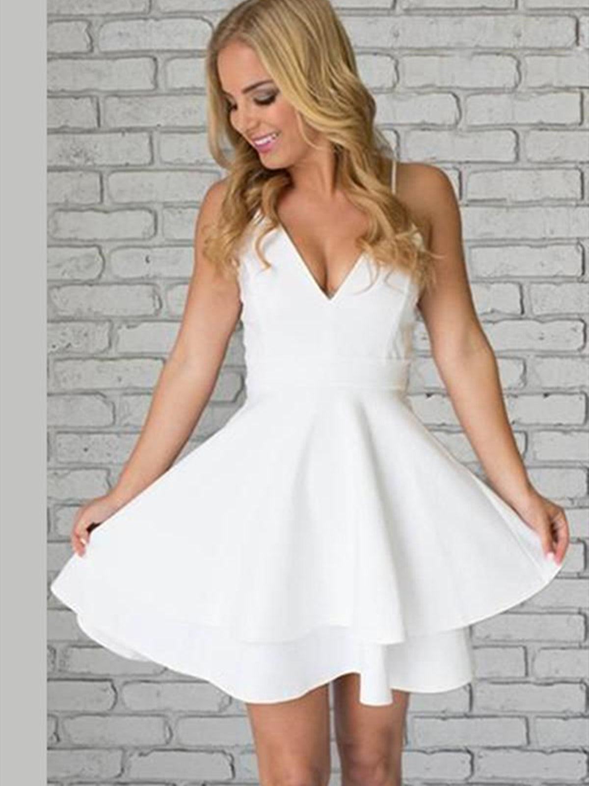 fancy white dress Elegant V-Neck White Short Prom Dress with Lace Back for Homecoming Events