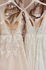 Elegant Sweetheart A-Line V-Neck Backless Wedding Gown with Tulle Lace Appliques
