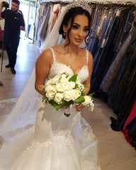 Elegant Lace Applique Mermaid Wedding Dress with Spaghetti Straps and Tulle