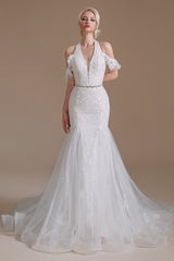 Elegant Mermaid Halter Tulle Wedding Gown with Lace Appliques and Floor-Length Design