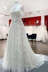 Sleeveless Off-Shoulder A-Line Wedding Dress Ruffles Tulle Lace Appliques Bridal Gown