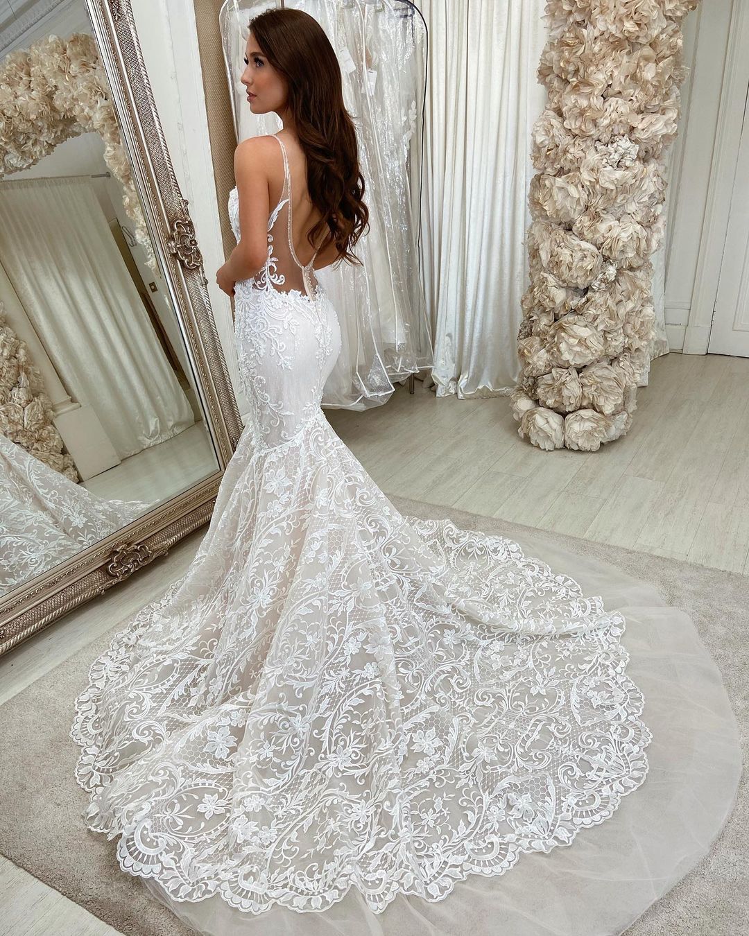 Elegant Mermaid Wedding Dress with Sweetheart Neckline, Lace, and Backless Design
