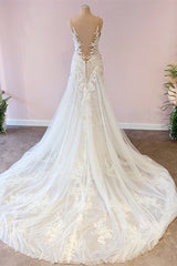 Stunning Spaghetti Straps A-Line Wedding Dress Sweetheart Neckline Appliques Lace Gown