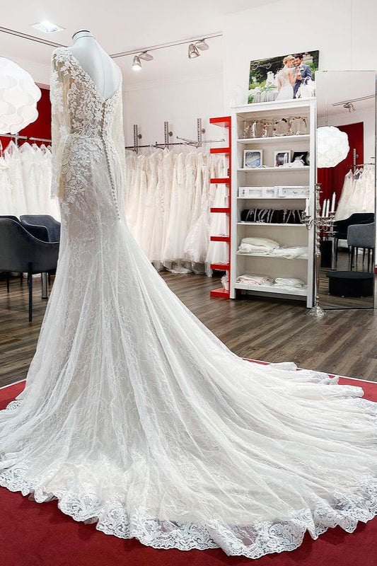 Sweetheart Princess Wedding Dress with Long Sleeves and Lace Appliques