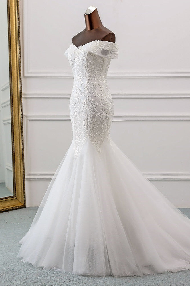 Elegant Off-the-Shoulder Mermaid Wedding Dress with Tulle and Lace Appliques