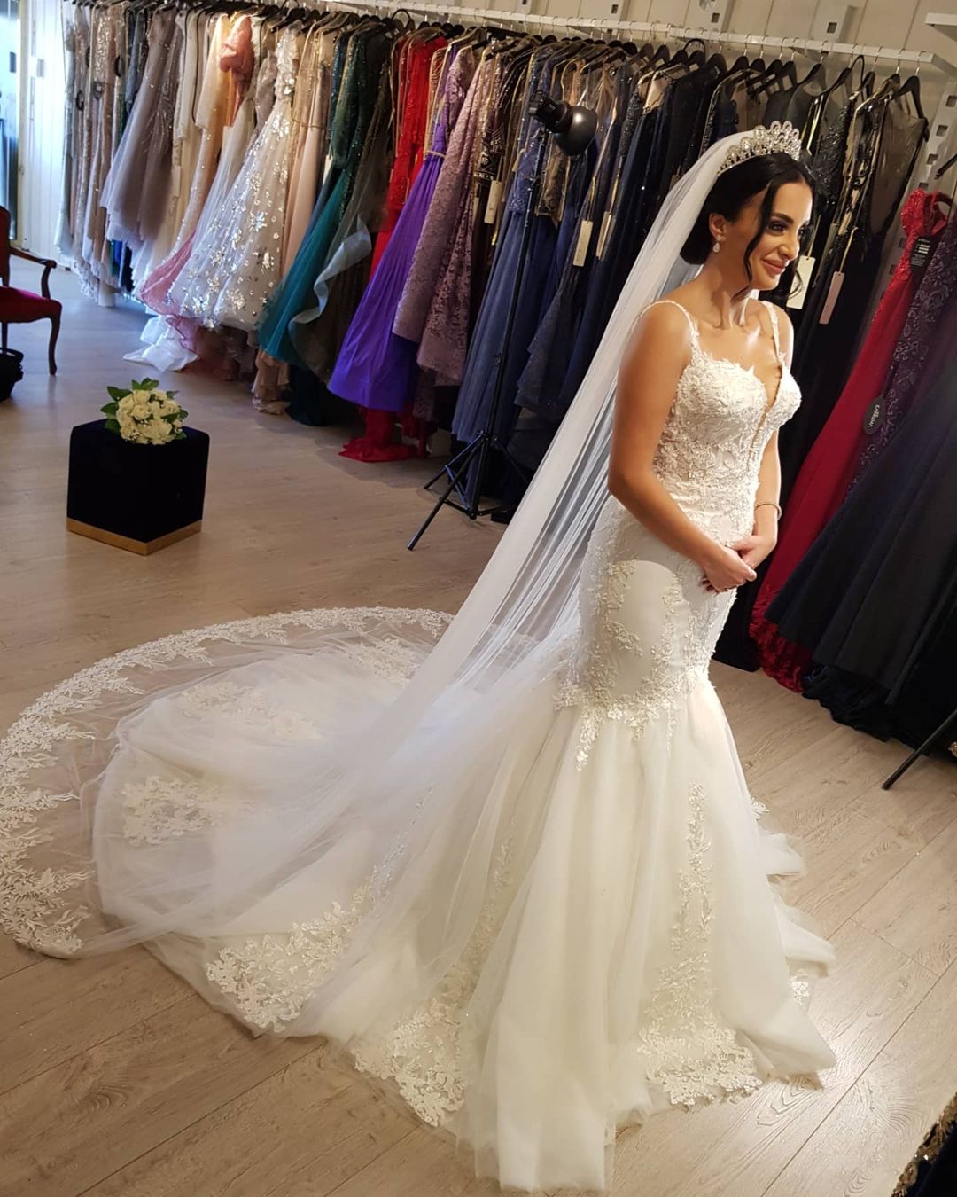 Elegant Lace Applique Mermaid Wedding Dress with Spaghetti Straps and Tulle