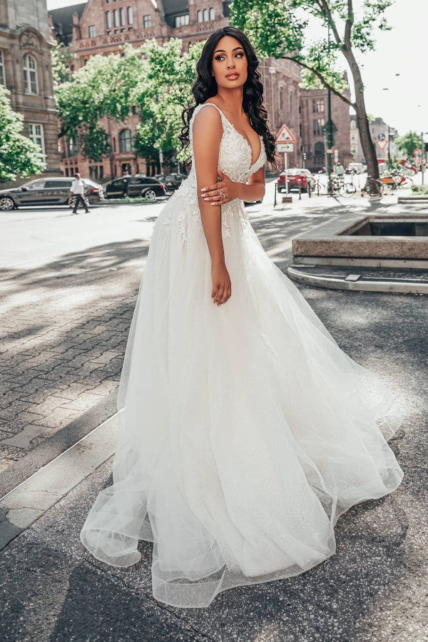 Elegant Deep V-Neck A-Line Tulle Wedding Dress with Floral Lace Appliques