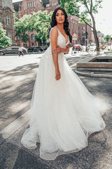 Elegant Deep V-Neck A-Line Tulle Wedding Dress with Floral Lace Appliques