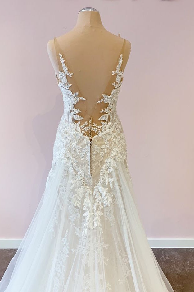 Stunning Spaghetti Straps A-Line Wedding Dress Sweetheart Neckline Appliques Lace Gown