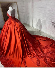 Elegant Sleeveless Spaghetti Straps Backless Satin Wedding Dress with Appliques Lace