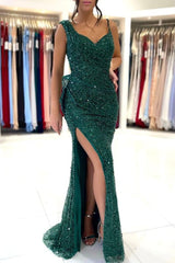 Elegant Green Sequin Spaghetti-Strap Prom Dress with Pleats and Slit