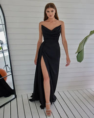 Stunning Red Strapless Pleated Mermaid Prom Dress with Elegant Split Design