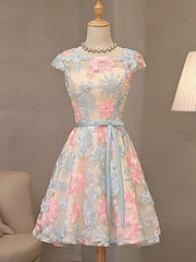 Elegant Round Neck Cap Sleeves Short Lace Prom Dress for Homecoming & Formal Evenings
