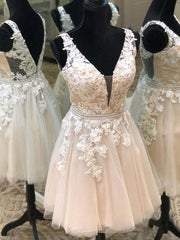 Elegant V-Neck Light Champagne Floral Lace Short Prom Dress for Homecoming