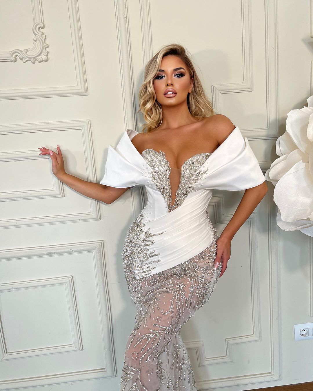 Elegant Sleeveless White Tulle Prom Dress | Charmeuse Wedding Gown