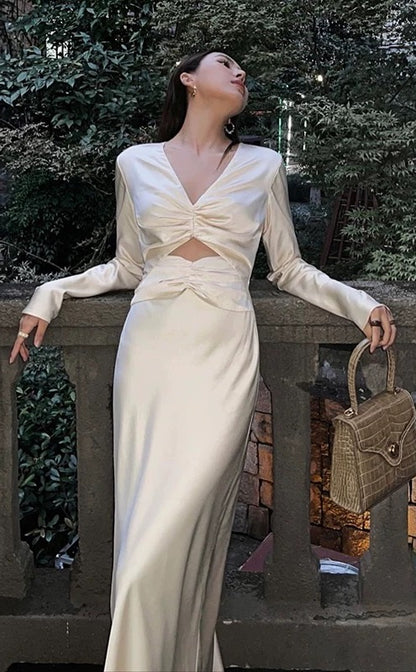 Casual Vintage Silk Wedding Dress with Long Sleeve - DollyGown