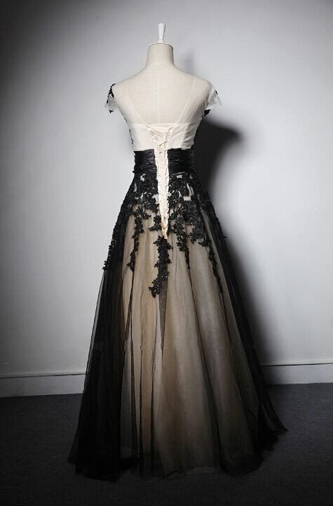 Wide V-Neck Black Lace Applique A-Line Tulle Maxi Prom Dress Wide V-Neck Black Lace Applique A-Line Tulle Maxi Prom Dress