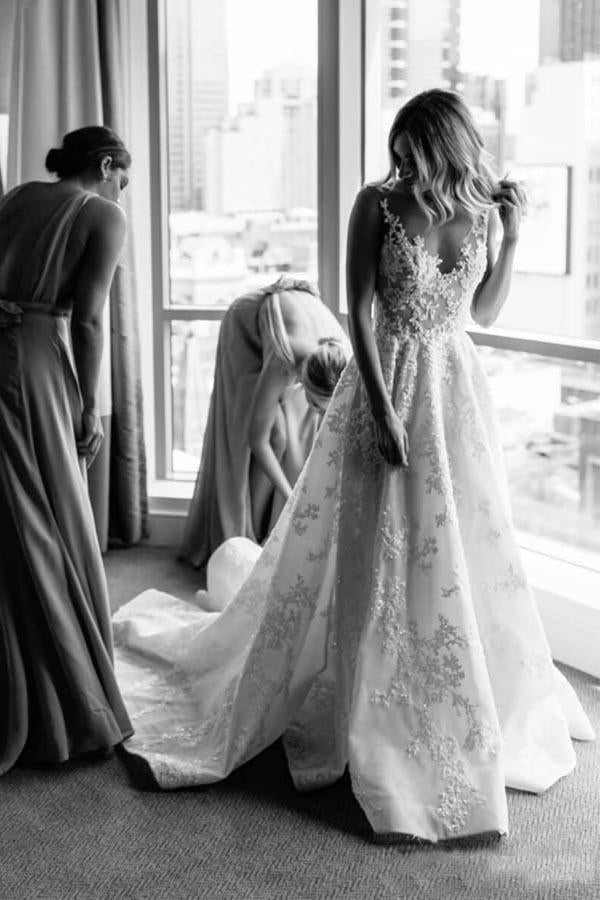New Arrival V-neck Floral Organza Lace Bridal Dress Wedding Dress A-line  GDC1235