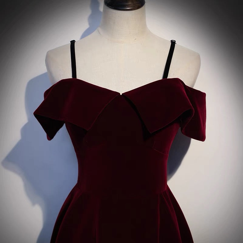 Retro Burgundy Velvet Short Prom Dress -DollyGown